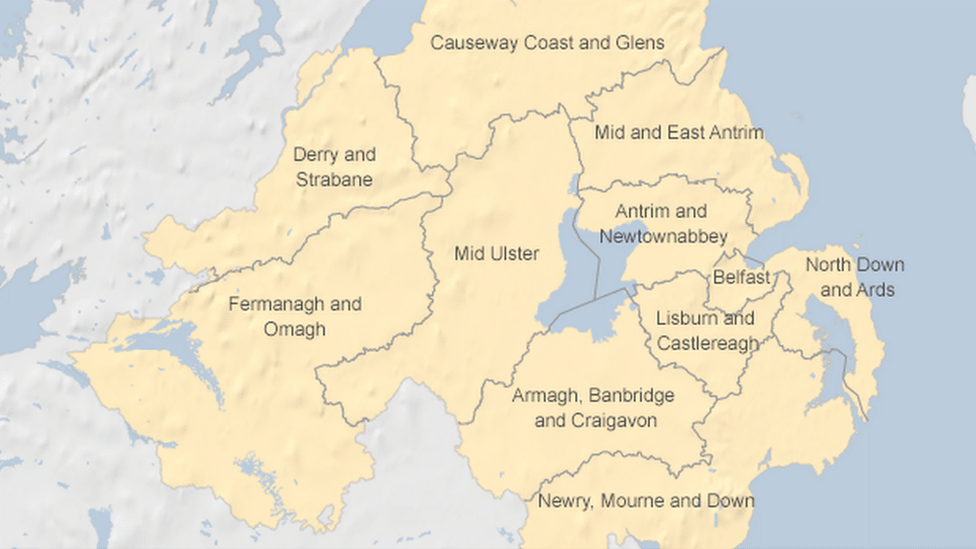 Карта, на которой показаны 11 муниципальных районов Северной Ирландии