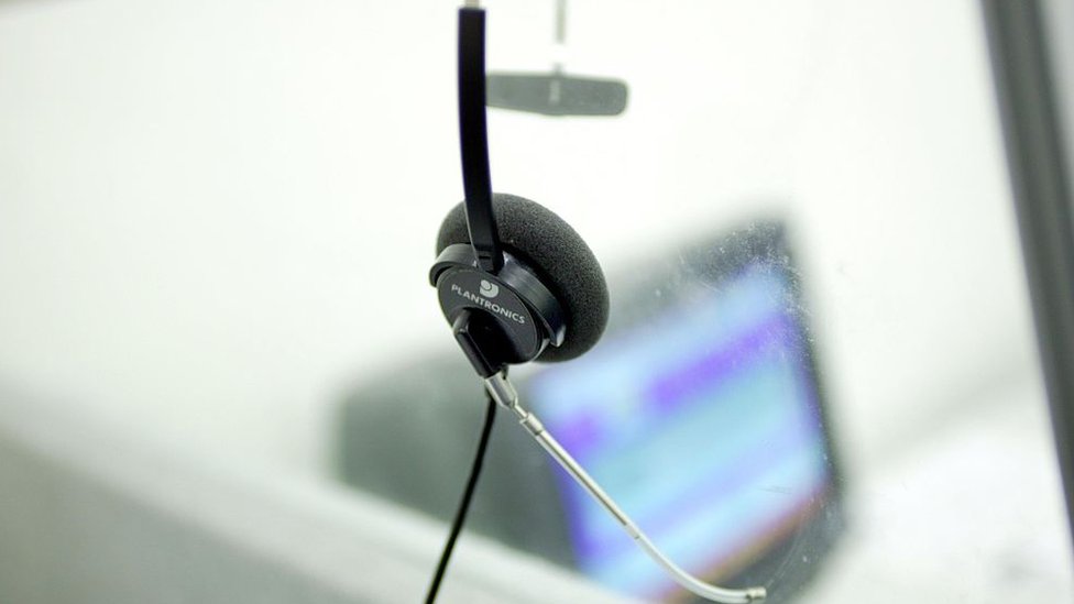 Han crecido los cursos masivos online que ofrecen clases gratuitas en las más reconocidas universidades del mundo. audífono