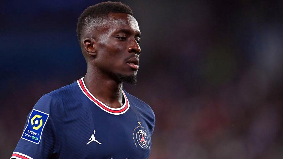 Idrissa Gueye: Everton in talks to re-sign Paris St-Germain midfielder -  BBC Sport