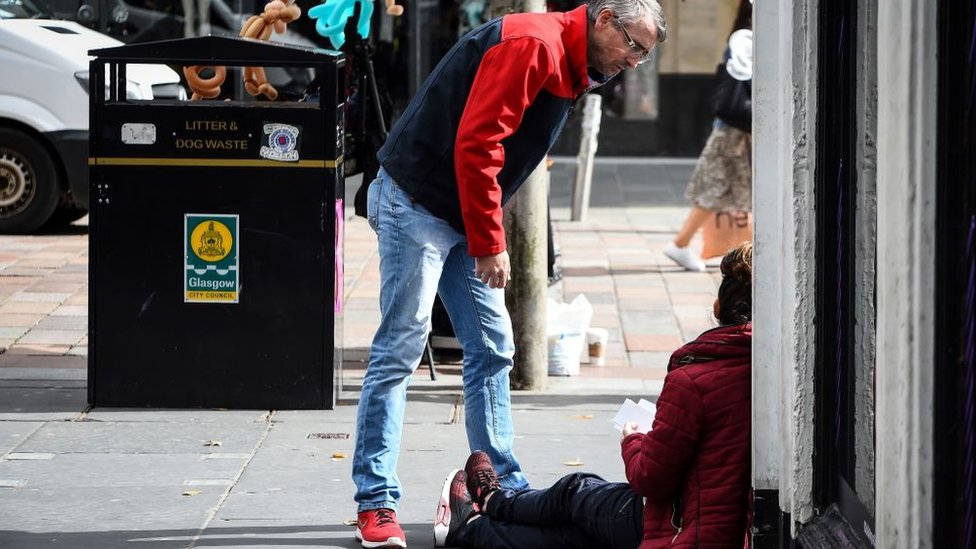 Persona sin hogar en Escocia.