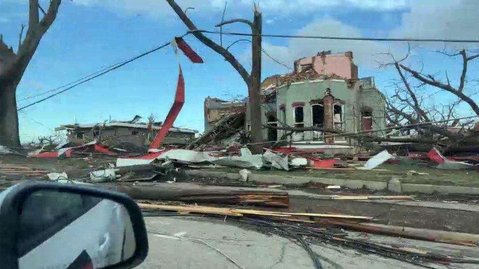 Kentucky weatherman films tornado 'ground zero'