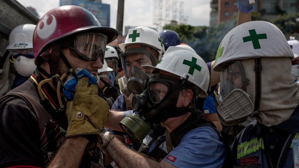 Venezuela Protests: A Week In Pictures - BBC News