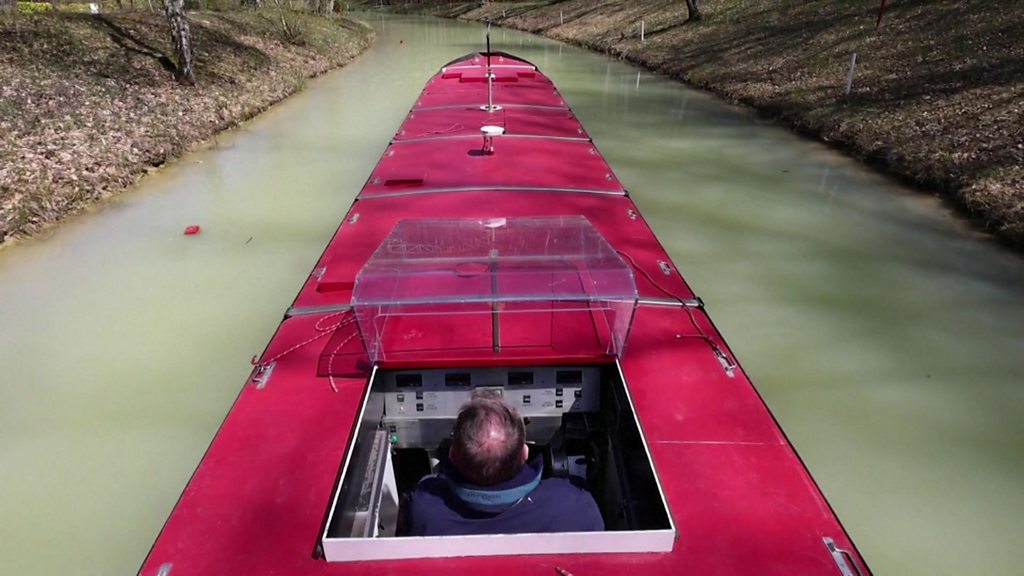 Navigating a mini Suez Canal in France