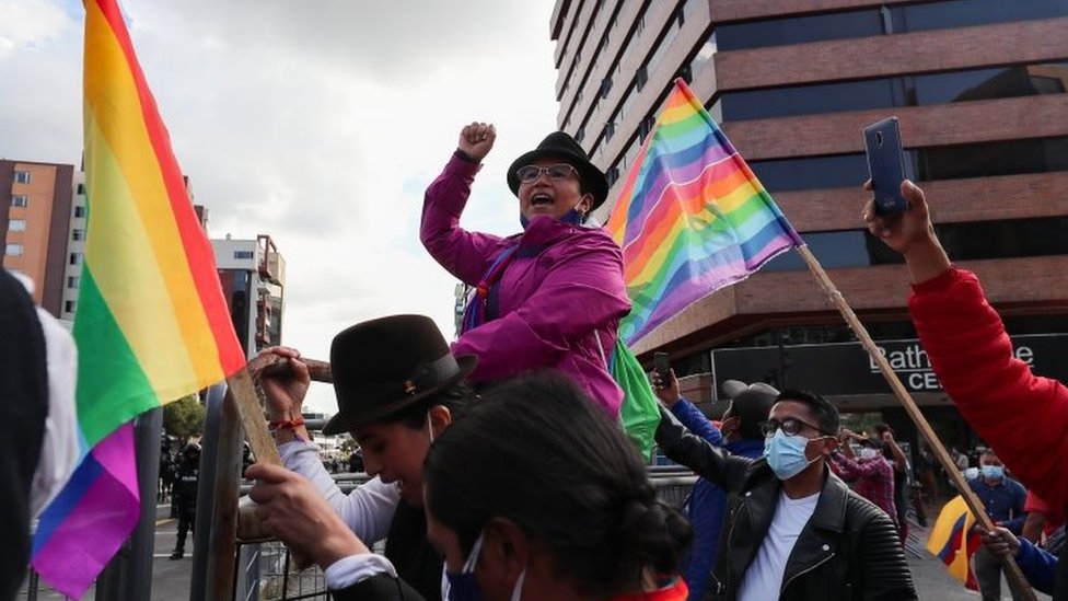Protesta frente al CNE de Ecuador.