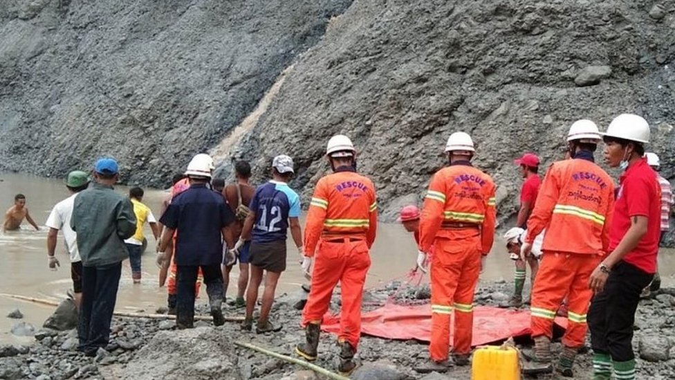 Спасатели на нефритовой шахте в Качине