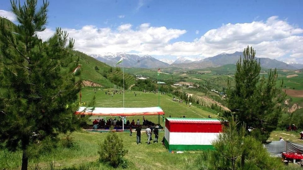 洛約布村位於塔吉克斯坦首都杜尚別西北約40公里處。