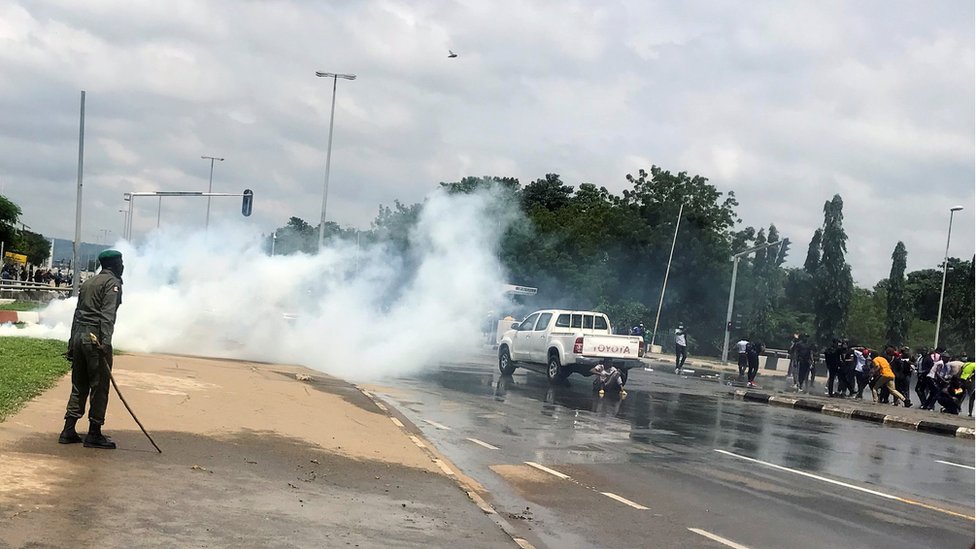 police fire tear gas in abuja, 11/10