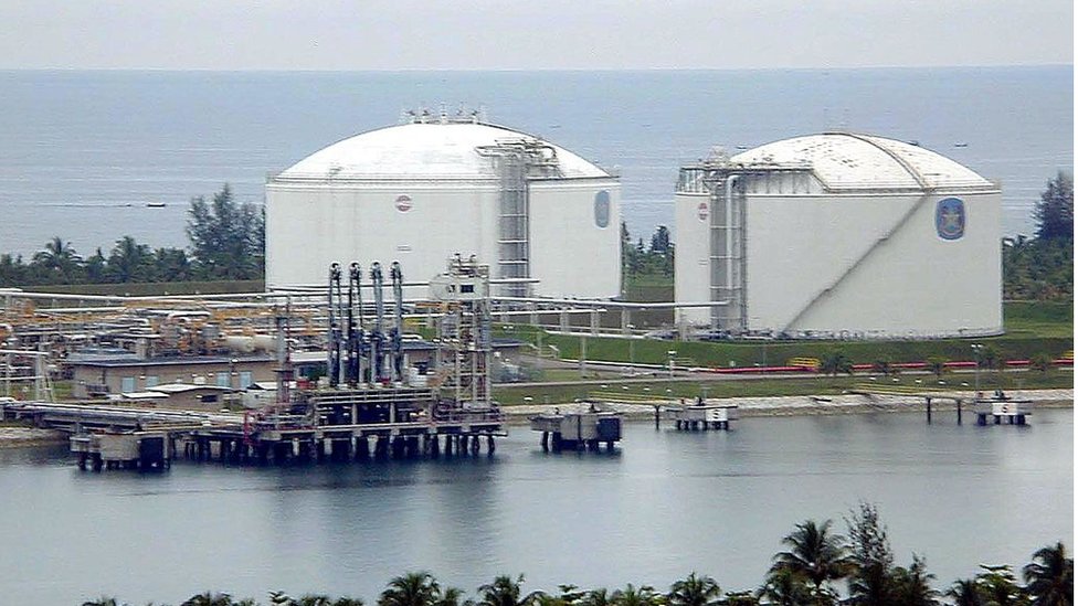 Pandangan umum dari pabrik gas alam Arun di Aceh