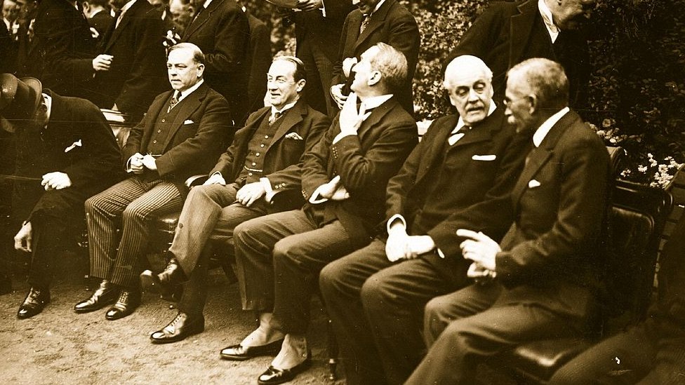Уильям Лайон Маккензи Кинг (крайний слева) на Имперской конференции