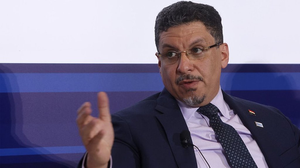 أحمد عوض بن مبارك: يمنيون يتهمون وزير خارجيتهم بافتعال أزمة مع مصر … فما القصة؟ 1 أحمد عوض بن مبارك وزير الخارجية اليمني
