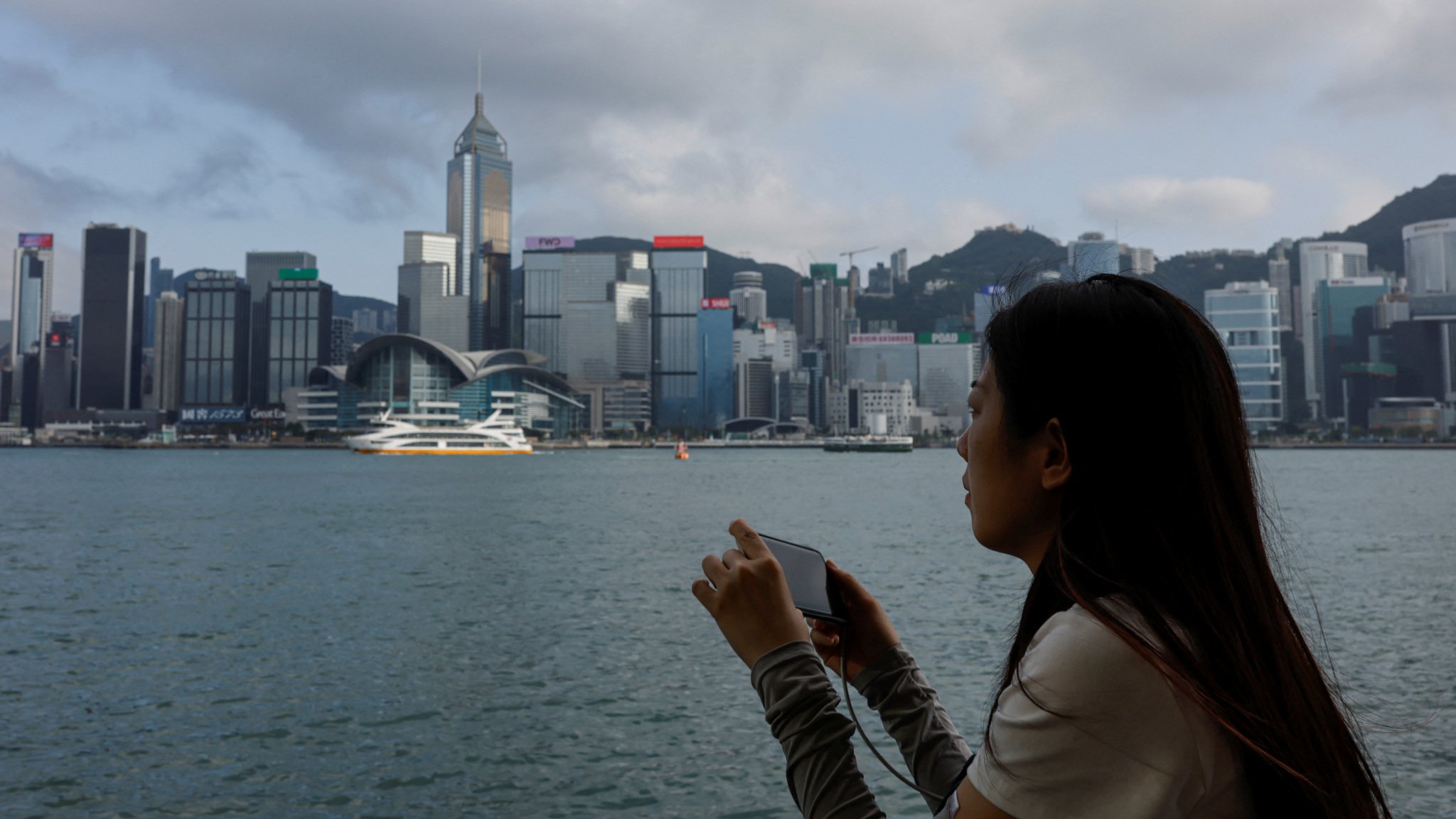 香港重推投資移民：民間熱議之下仍然「只聞樓梯響」
