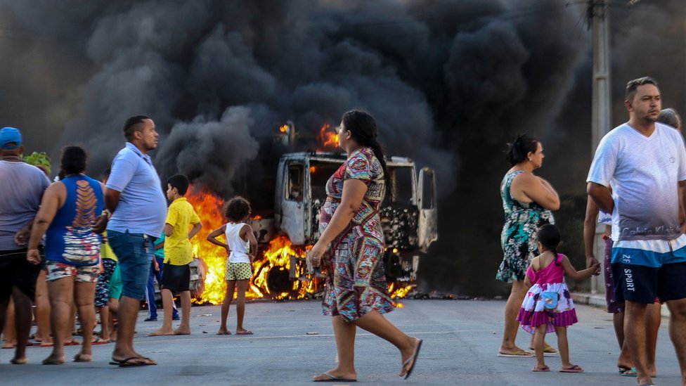 Bus quemado en Fortaleza