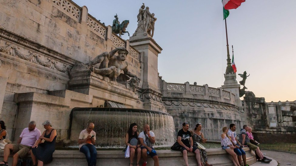 النصب الوطني لفيكتور إيمانويل الثاني بيازا فينيسيا