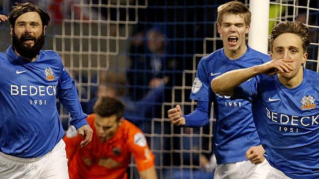 Joel Cooper scored twice in Glenavon's 3-2 win over Linfield