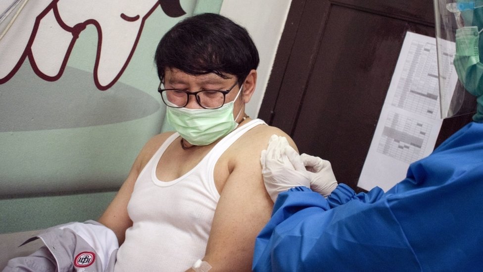 Prueba clínica de una vacuna en un paciente de Indonesia