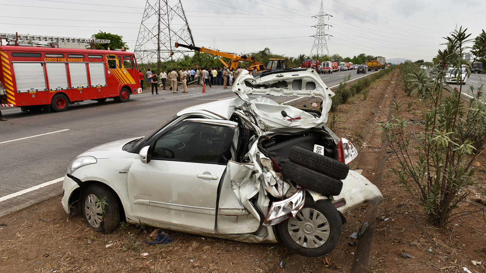 Авария на шоссе Мумбаи-Пуна, июнь 2016 г.