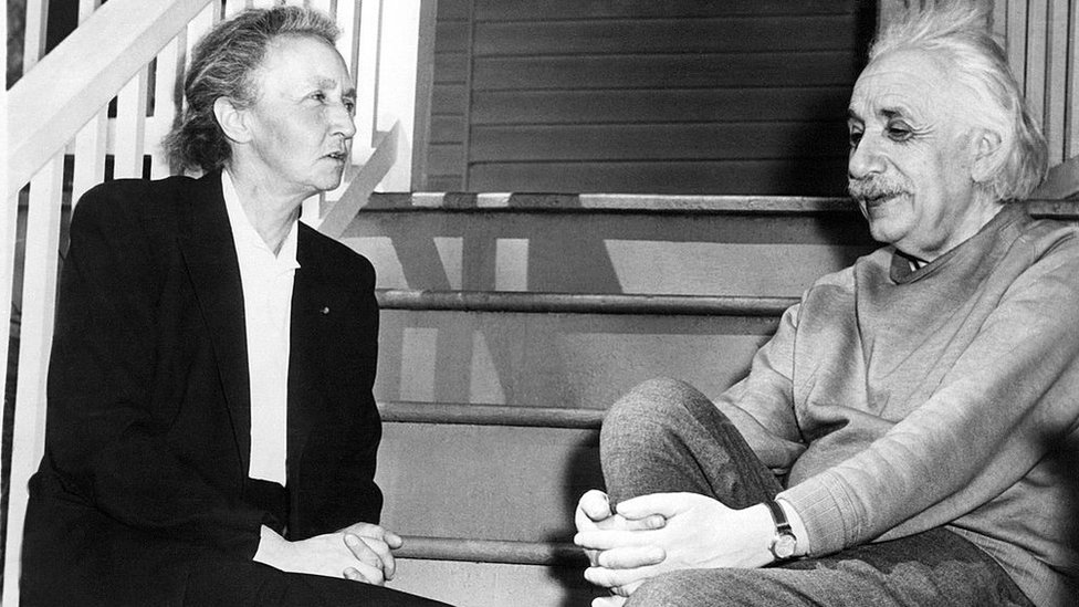 Foto de 1948 de Irene Curie junto a Albert Einstein