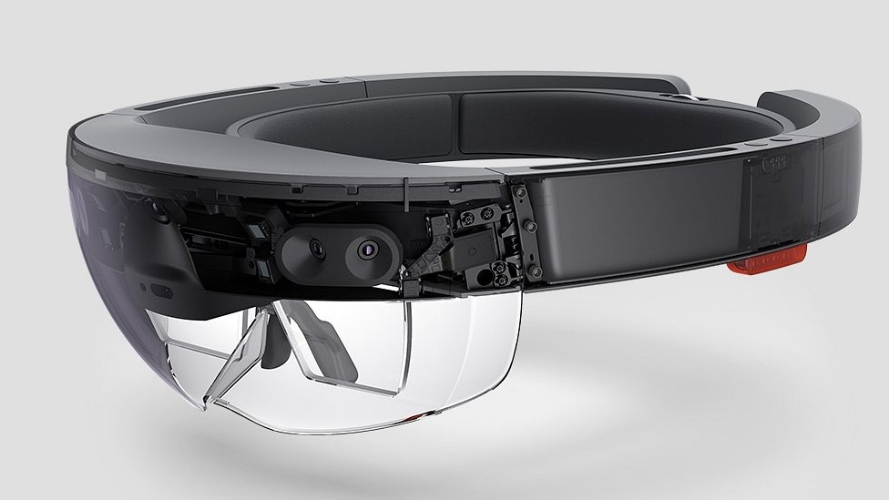 First Hololens kit to cost $3,000 - BBC News