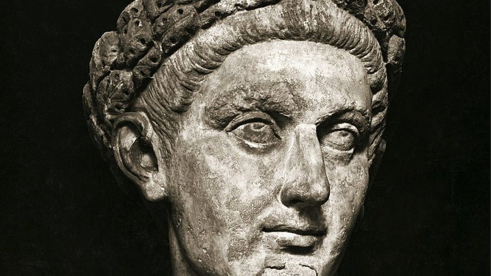 تمثال الامبرطور قسطنطين
