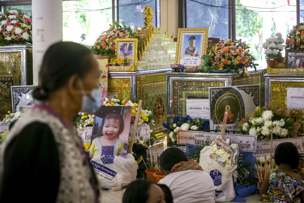 Fotos de las víctimas en un servicio funerario