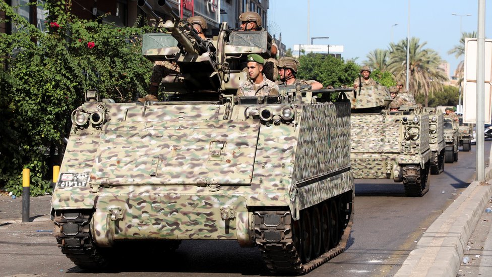 مركبات عسكرية في بيروت