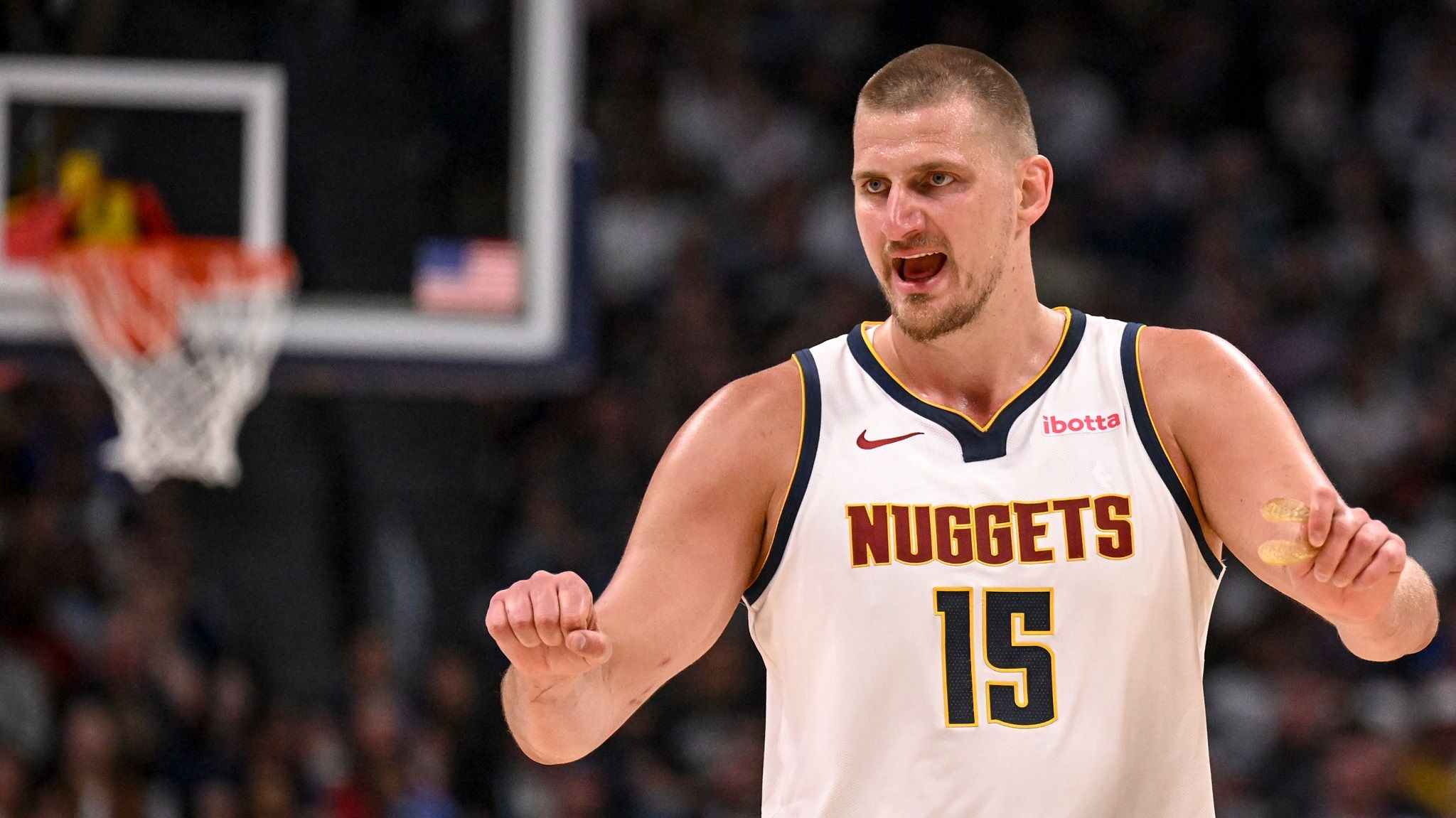 NBA: Nikola Jokic makes history and LA Lakers seal third place - BBC Sport