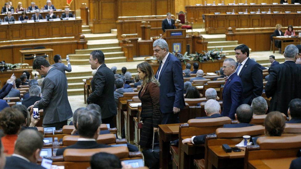 Критика президента у вівторок з трибуни парламенту змусила депутатів від коаліції покинути залу