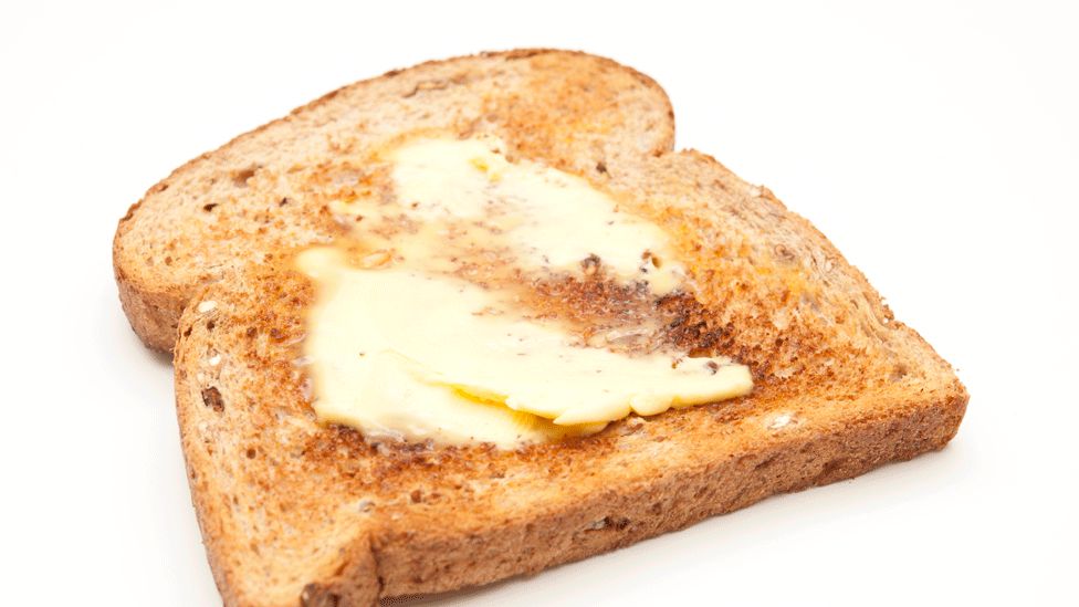 Cuando las hojas de té comenzaron a venderse en Londres algunos creían que servían para untar las tostadas. Cuando las hojas de té comenzaron a venderse en Londres algunos creían que servían para untar las tostadas.