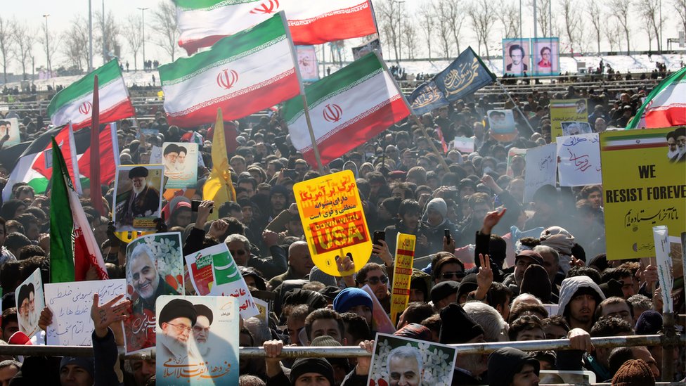 Иран отмечает годовщину исламской революции на площади Азади (Свободы)