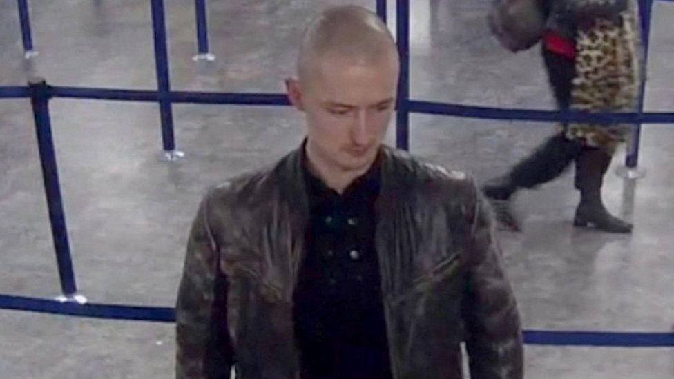 Кирилл Белорусов в аэропорту Лутон