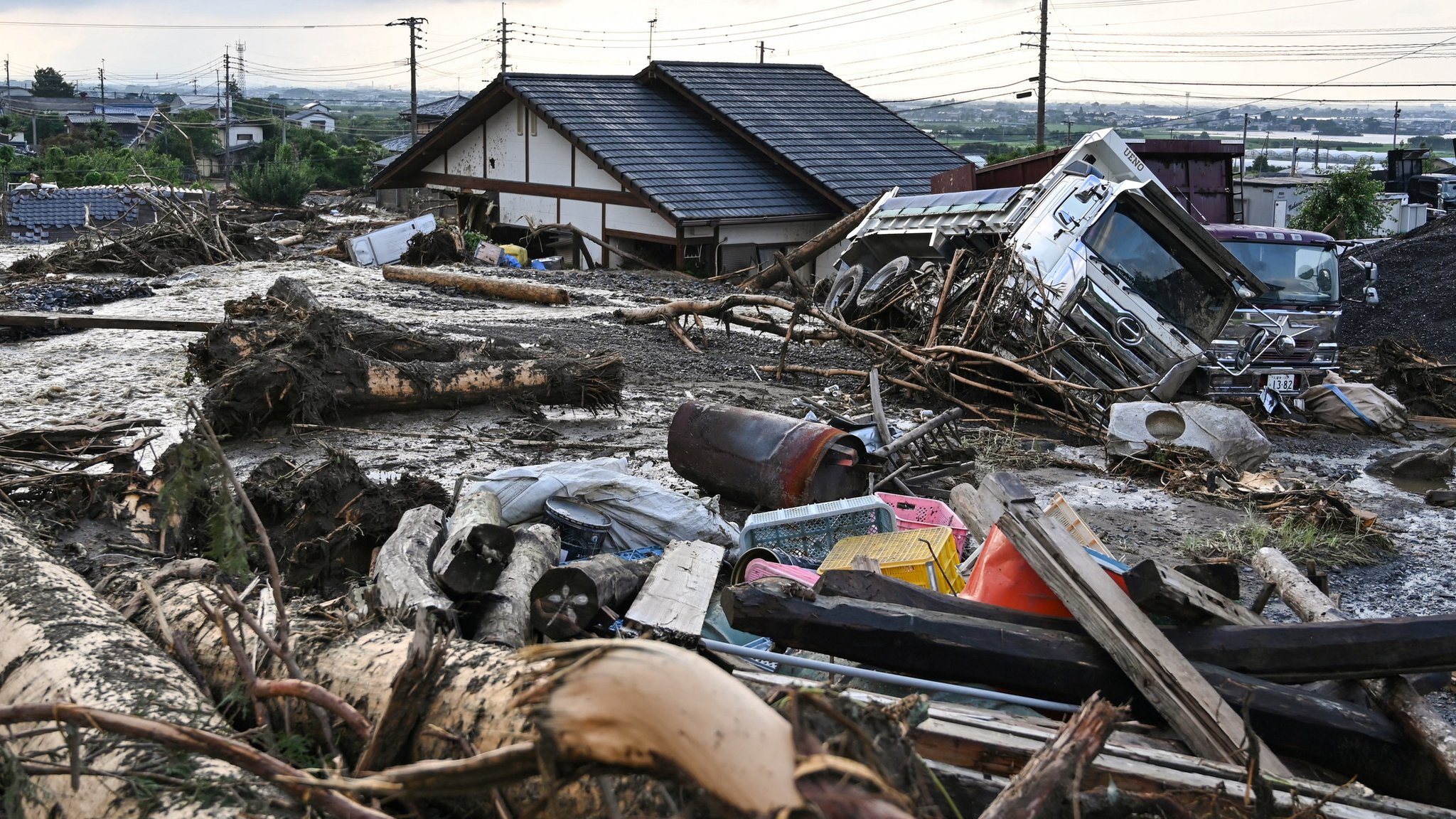 Asia floods: Death toll climbs in severe monsoon season