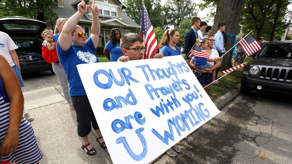 EL funeral de Warmbier congregó a decenas de ciudadanos de Wyoming. Ciudadanos despidiendo a Otto Warmbier