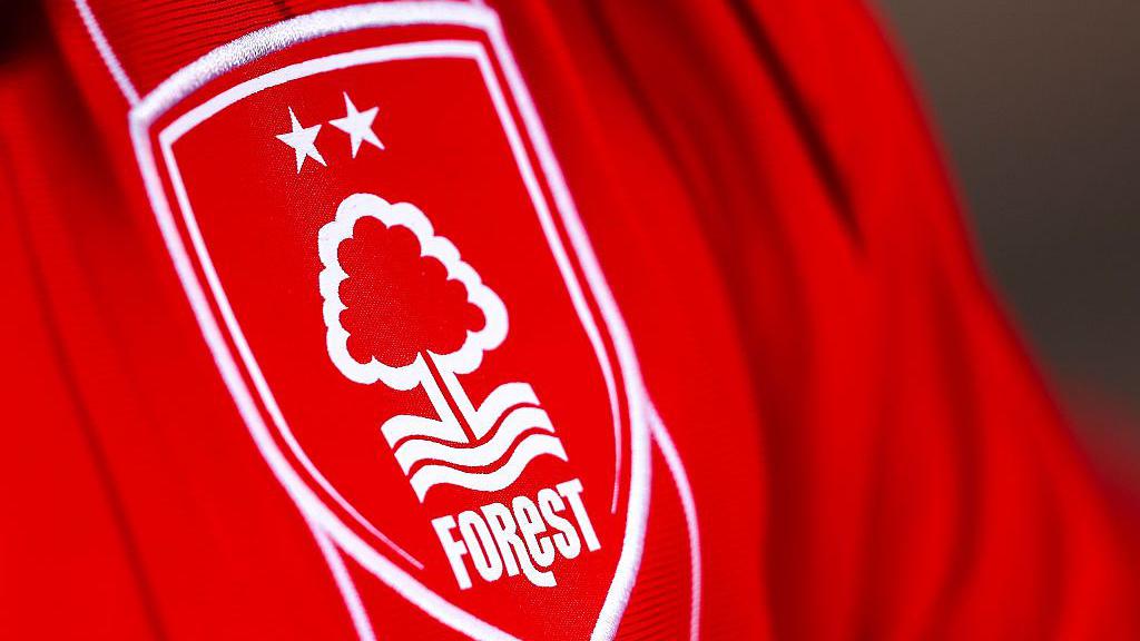 PETIT FANION 10*9 CM NOTTINGHAM FOREST Vs CLUB NACIONAL