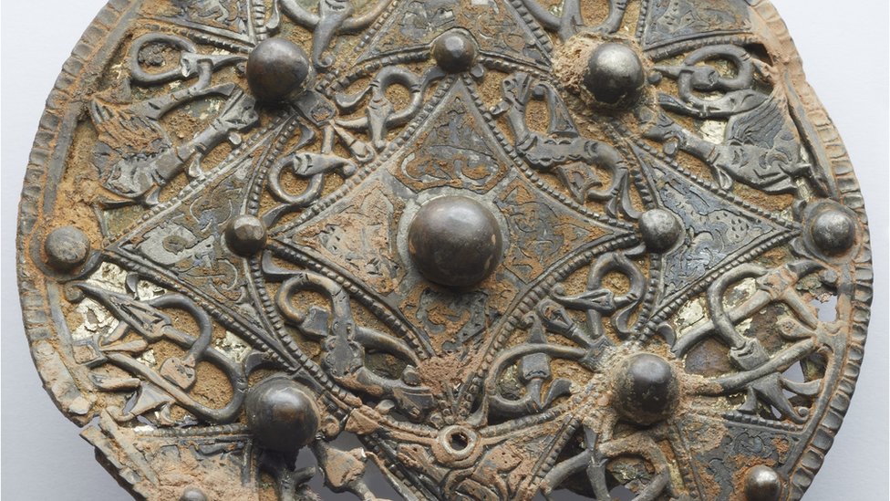 Priceless' Medieval Brooch Finds Home At V&A Museum – Ogden Of