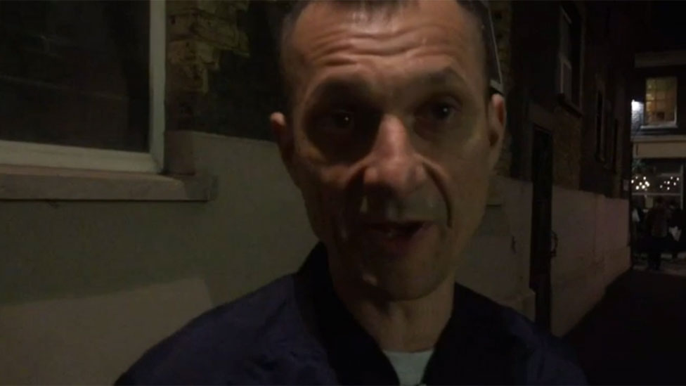 Ella gritaba: '¡ayúdenme, ayúdenme!', pero yo no pude hacer nada", dice Gerard. Gerard