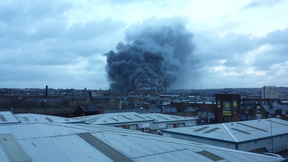 Bradford mill blaze: Drummonds destroyed by fire - BBC News