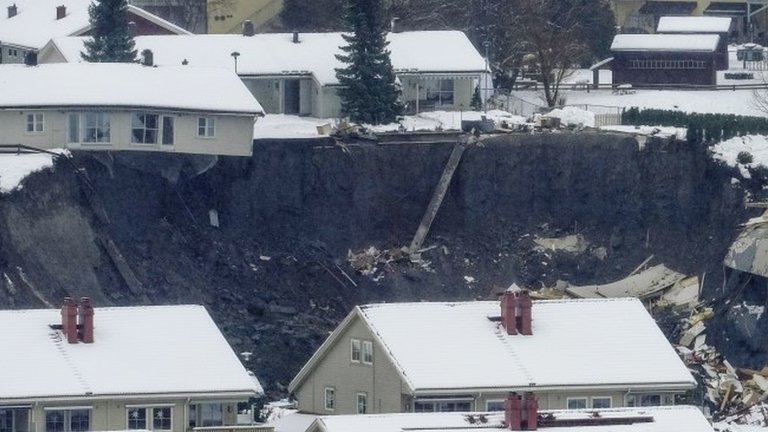 Norway landslide: Houses buried in Gjerdrum village near Oslo