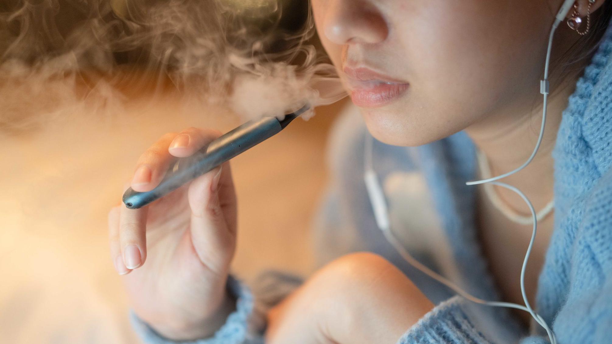 Vape sales banned for under 18s in Republic of Ireland