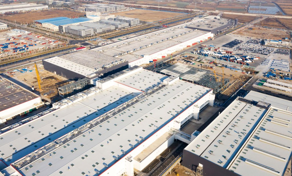 2018年，特斯拉獲得了在上海建立超級工廠的批准。