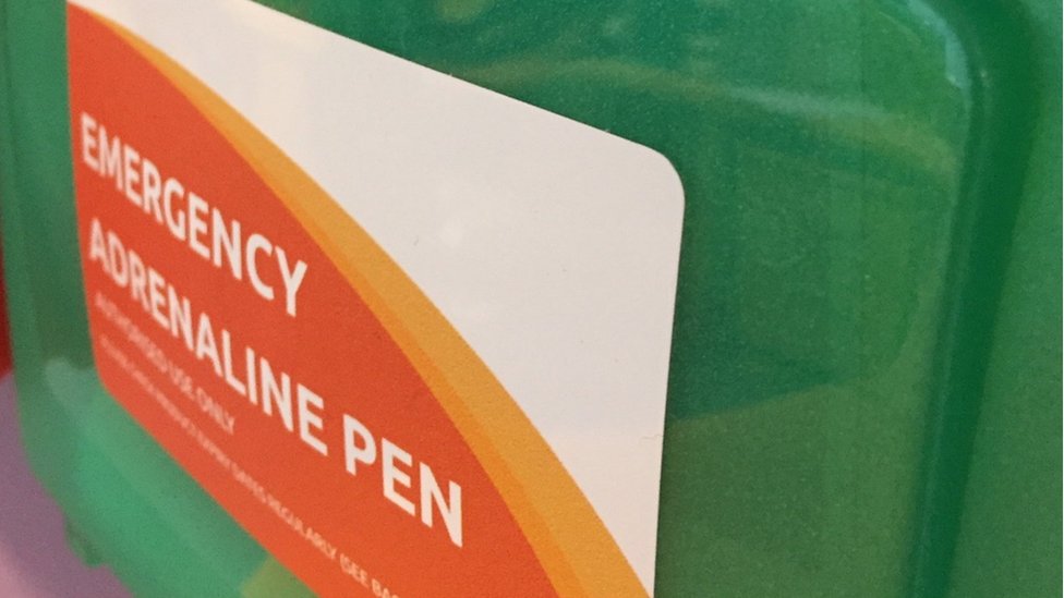 Ручка с адреналином для экстренной помощи