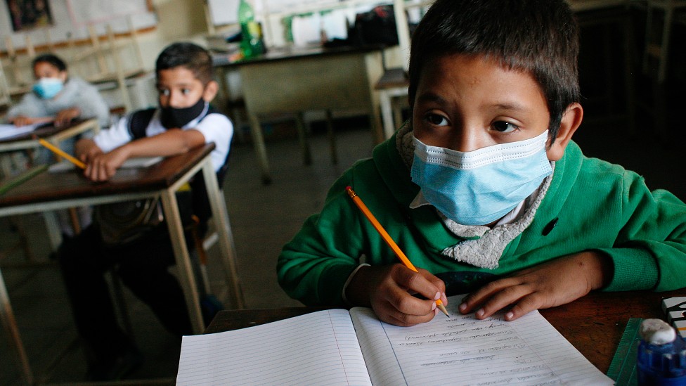 Niños en una escuela