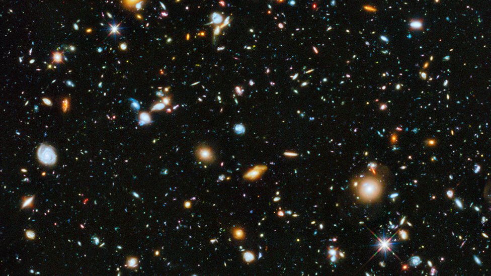 Imagen del espacio profundo captada por el Telescopio Espacial Hubble