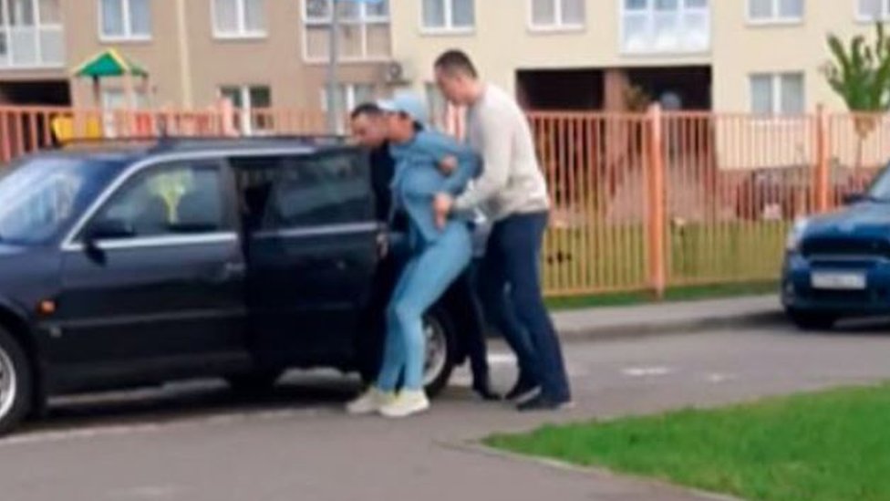 Женщину заперли в машине в Минске