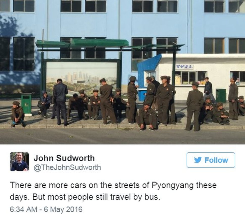 Твиттер корреспондента BBC, находящегося в Пхеньяне: «В наши дни на улицах Пхеньяна больше машин, но большинство людей все еще ездят на автобусах."
