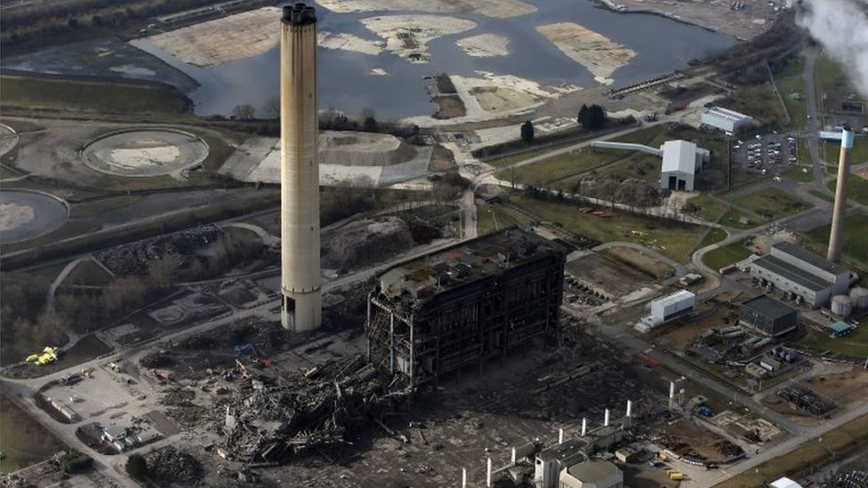 Didcot power station collapse Military to help search teams BBC News