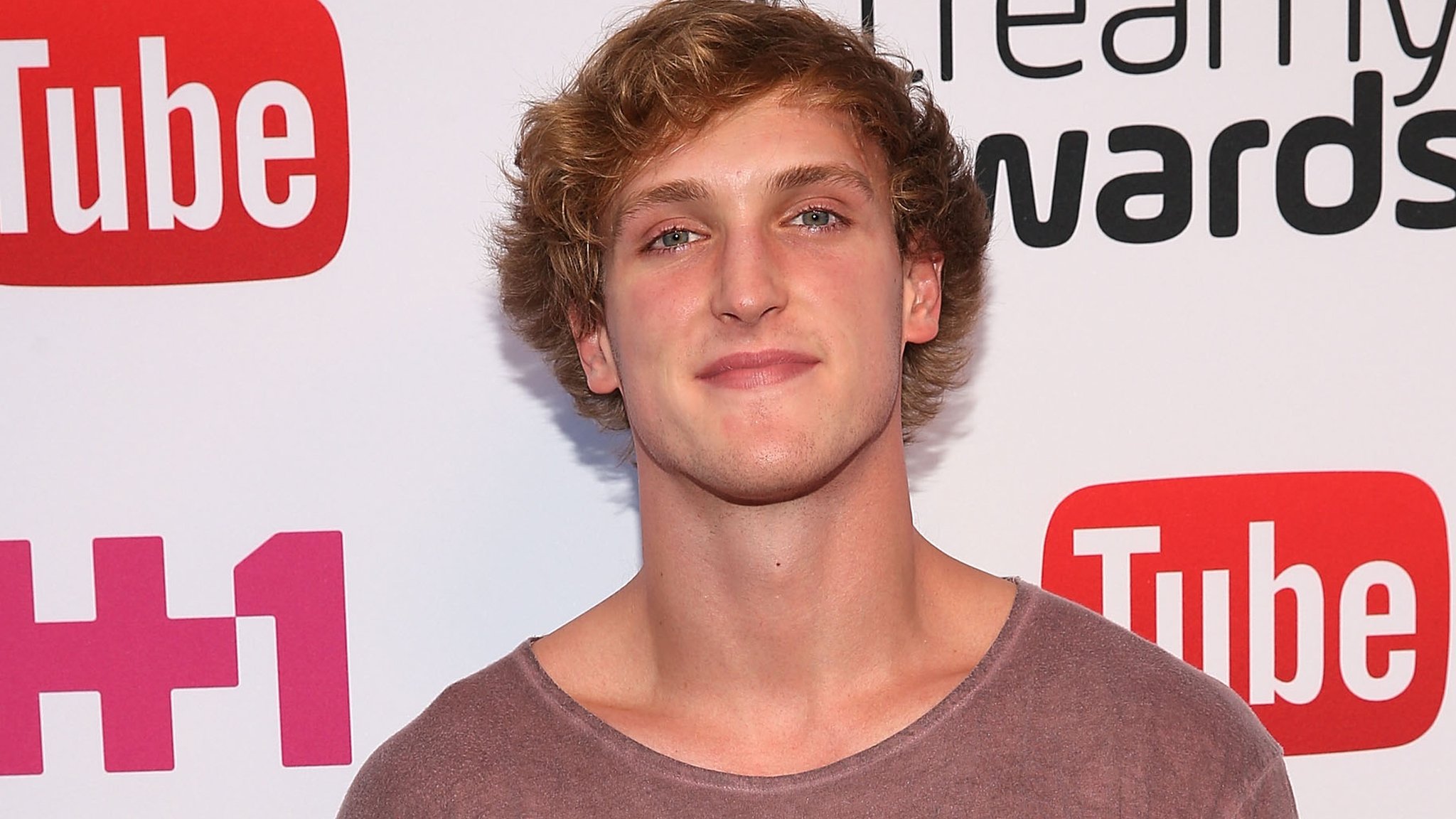 Controversial Youtube Star Logan Paul announces he will go gay for a month  [Watch] - IBTimes India