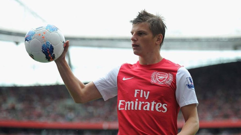 El interés de Arshavin por la universidad no tuvo una base intelectual. Arshavin