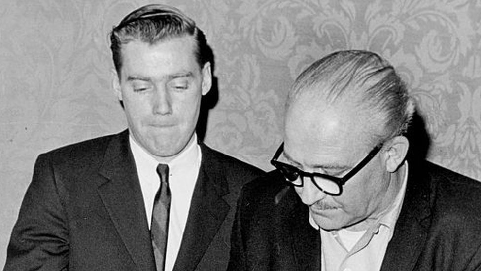 Fred Trump Jr.. (izquierda) en 1966.