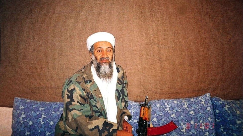 Osama bin Ladendalam foto tahun 2001