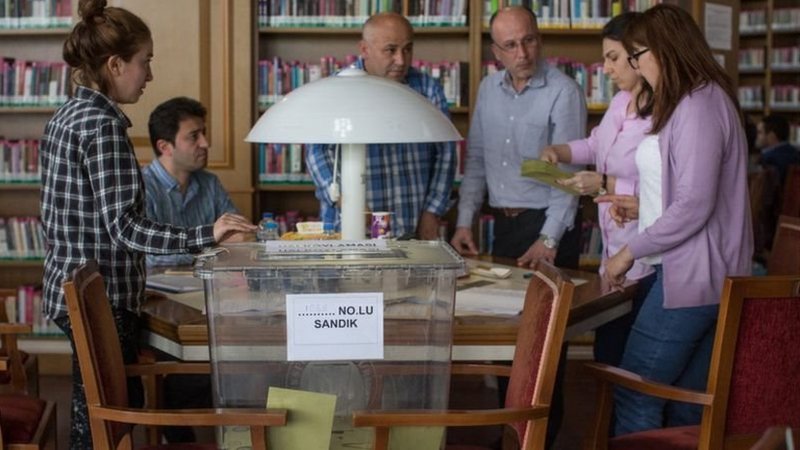 AKP'de oy verme sisteminin değişmesi tartışılıyor: 'Zarfsız oy kullanmayı önermeyi düşünüyoruz'